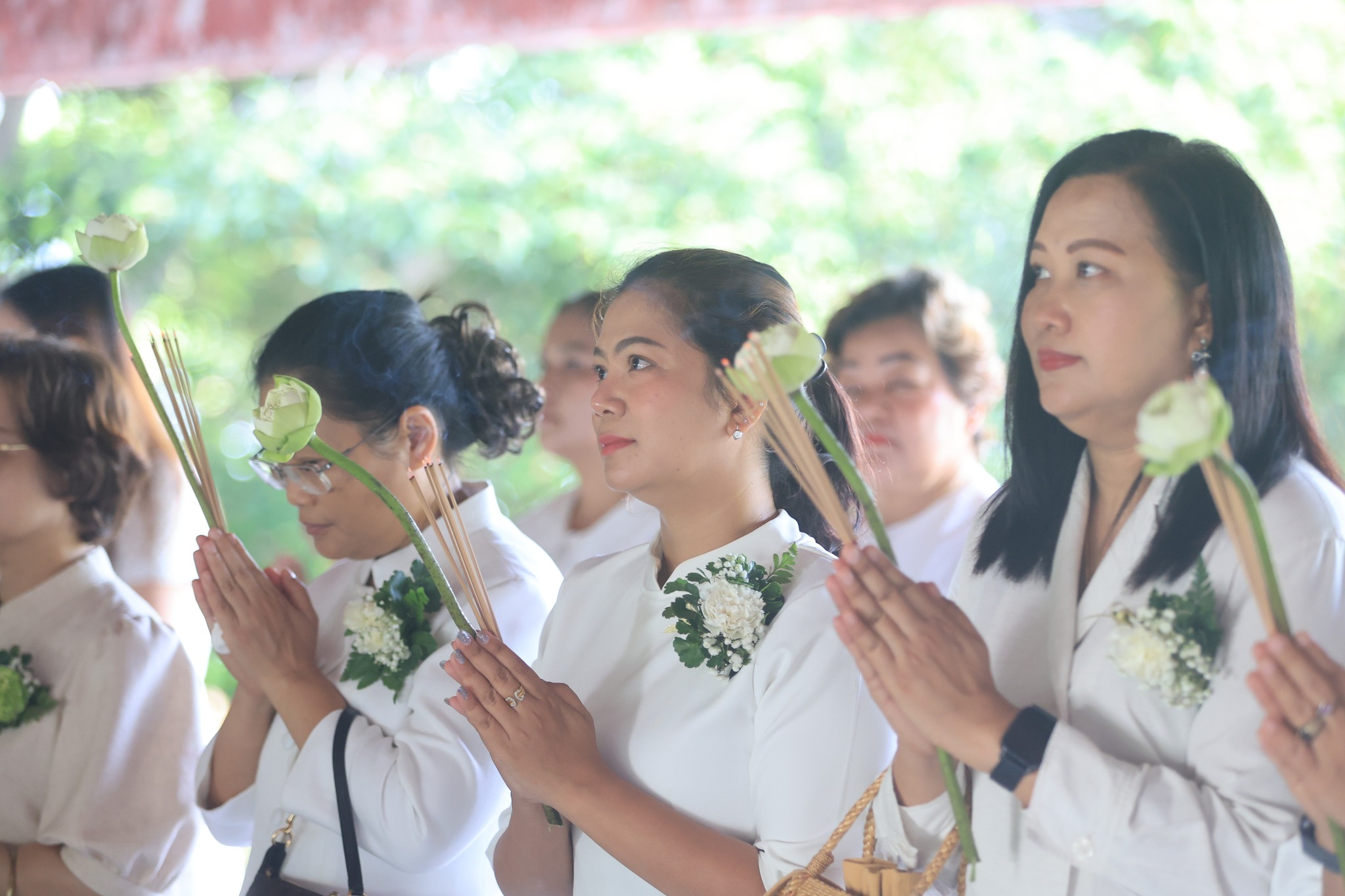title - ปฏิรูปที่ดินจังหวัดเพชรบุรี พร้อมด้วย เจ้าหน้าที่ ส.ป.ก.เพชรบุรี ร่วมโครงการพัฒนาบุคลากรเพื่อเพิ่มประสิทธิภาพการดำเนินงานด้านศิลปหัตถกรรม กิจกรรมไหว้ครูช่าง ณ ชั้น 2 อาคารพระมิ่งขวัญ ศูนย์ส่งเสริมและพัฒนาอาชีพเสริมนอกภาคการเกษตร ตำบลช้างใหญ่ อำเภอบางไทร จังหวัดพระนครศรีอยุธยา